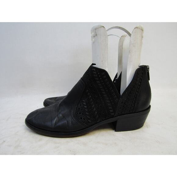 Vince Camuto Womens Size 10 M Black Leather Zip Ankle Fashion Boots Bootie - Picture 1 of 11